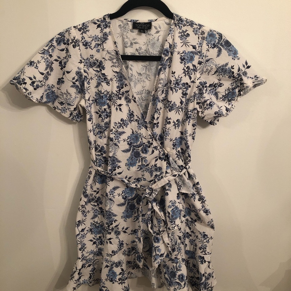 Super cute floral wrap dress